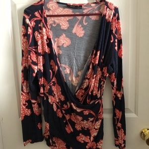 Long sleeve (over) blouse to be worn with a cami